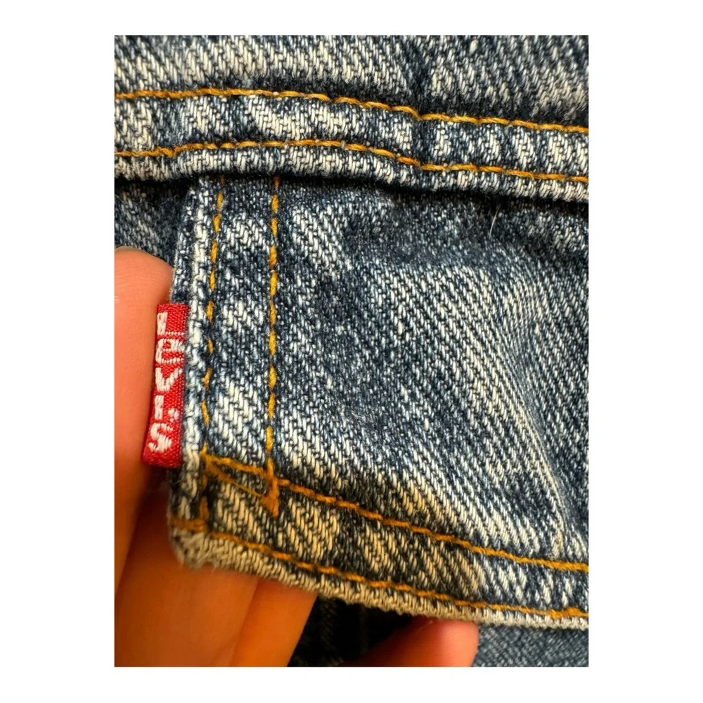 Levi's Denim Trucker Jacket Size L 100% Cotton Denim Vintage Made in the USA